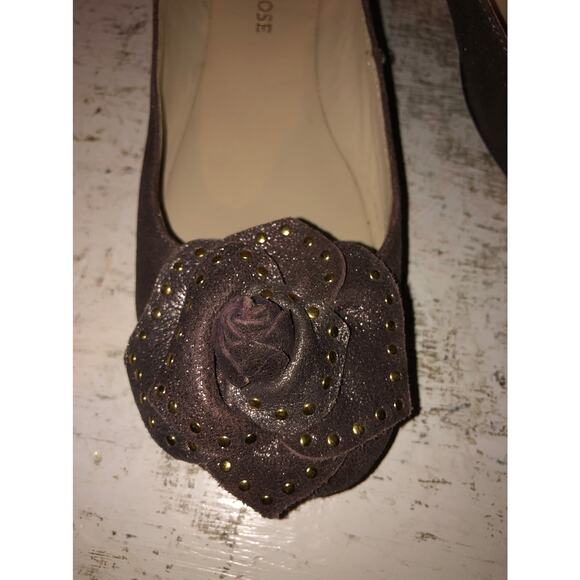 Taryn Rose Babylon  Preppy Edgy Studded Rosettes Metallic Suede Ballet Flats - Picture 2 of 9